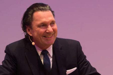 Bestsellerautor Martin Suter nimmt unangenehme Momente einfach mit Humor