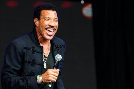Lionel Richie schmückt nun ein Doktortitel