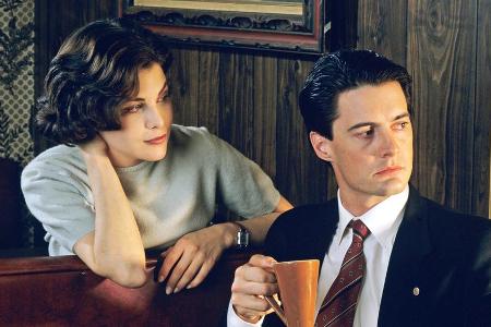 Sherilyn Fenn als Audrey Horne und Kyle MacLachlan als Agent Dale Cooper in 