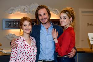 "Sturm der Liebe" - Wen wird William Newcombe (Alexander Milz) 
 in einem Jahr heiraten: Rebecca Herz (Julia Alica Ludwig, l...