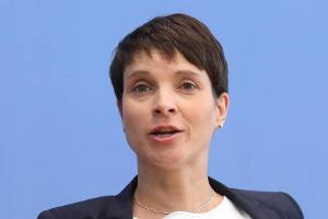Frauke Petry und ihr Mann bringen es gemeinsam nun schon auf neun Kinder