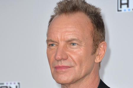 Sting, hier bei den American Music Awards 2016, beweist auf der Bühne wie im Leben echtes Durchhaltevermögen