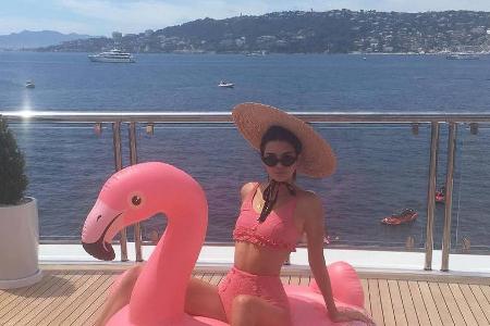 Kendall Jenner: Hat sie ihren Bikini mit der Luftmatratze bewusst farblich abgestimmt?