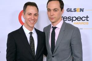 Jim Parsons und Todd Spiewak (l.) bei einem gemeinsamen Auftritt 2016