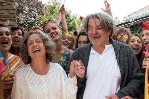 "Für Dich dreh ich die Zeit zurück": Erika (Gisela Schneeberger) und Hartmut (Erwin Steinhauer) werden von Familie, Freunden...