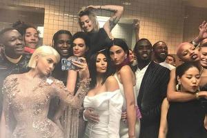 Kylie Jenner vereint halb Hollywood in einem Selfie