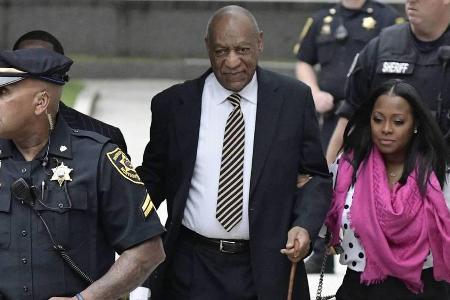 Keshia Knight Pulliam wich Bill Cosby am ersten Prozesstag nicht von der Seite
