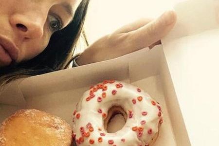 Welchen Donut Jessica Biel wohl als erstes vernascht hat?