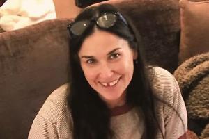 Demi Moore meint die Ursache für ihren Zahnausfall zu kennen