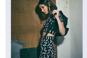 Bella Hadid in der Kampagne von "Zayn x Versus"