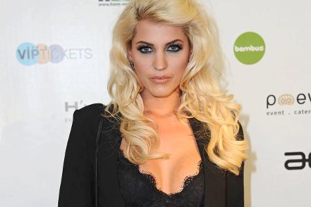 Sarah Nowak und ihr Freund Dominic Harrison erwarten Nachwuchs