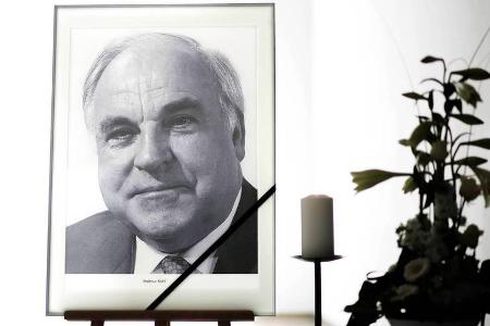Das Kondolenzbuch für Helmut Kohl in der CDU-Zentrale in Berlin
