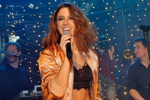 "GZSZ": Die erfolgreiche deutsche Sängerin Vanessa Mai gibt ein Konzert im Mauerwerk und wird von den Gästen gefeiert