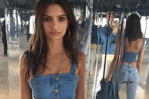 Model Emily Ratajkowski im sommerlichen All-over-Jeanslook