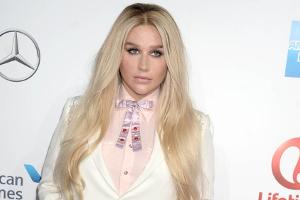 Kesha musste leider auf eine Umarmung von Jerry Seinfeld verzichten