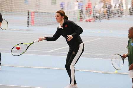 Sportlich und schwanger: Herzogin Kate beim Tennis