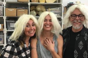 Ob das wohl der neue Look von Lena Headeys (Mitte) "GoT"-Charakter Cersei Lennister ist?