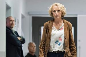 "Tatort: Nachbarn": Kriminalpsychologin Lydia Rosenberg (Juliane Köhler) unterstützt die Kommissare Freddy Schenk (Dietmar B...
