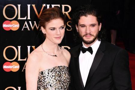 Ende September bestätigten Kit Harington und Rose Leslie ihre Verlobung mit einer Zeitungsanzeige