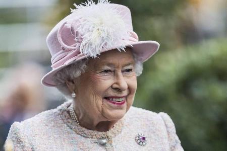 Die Queen freut sich auf die Pferderennen