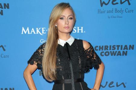 Eleganz in Schwarz: Paris Hilton
