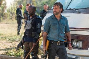 Wird einer von Ricks (Andrew Lincoln) Freunden die Show wechseln? Oder bekommt er Besuch aus "Fear the Walking Dead"?