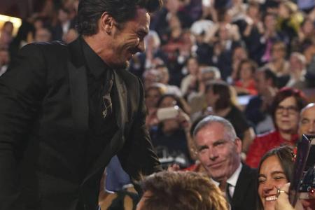 James Franco freut sich mit Isabel Pakzad