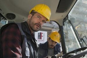 "Ein Fall für zwei: Mord am Bau": Leo (Wanja Mues, l.) heuert undercover auf einer Baustelle an