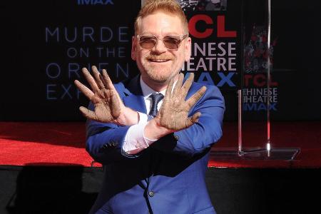 Kenneth Branagh hinterlässt seine Hand- und Fußabdrücke am TCL Chinese Theatre IMAX in Hollywood