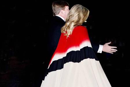 Königin Máxima im Schleppenkleid