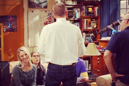 Alle passen auf, außer Kaley Cuoco