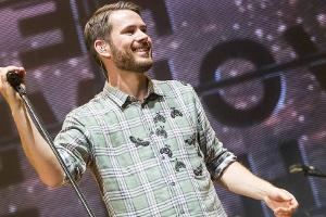 Johannes Strate ist der Sänger der Band Revolverheld