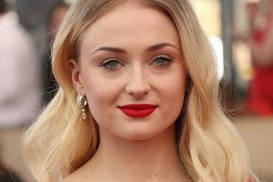 Sophie Turner weiß, wie es ist, als Kind berühmt zu werden