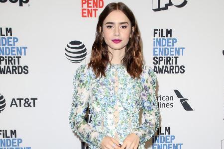Lily Collins sah in ihrem Kleid sehr mädchenhaft aus