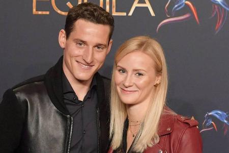 Fußballnationalspieler Sebastian Rudy und seine Elena bekommen ein Baby