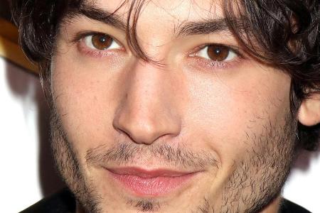 Ezra Miller hat ein Faible für Umarmungen
