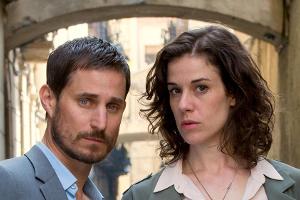 "Der Barcelona-Krimi: Über Wasser halten": Kommissarin Fina Valent (Anne Schäfer) und ihr Partner Xavi Bonet (Clemens Schick...