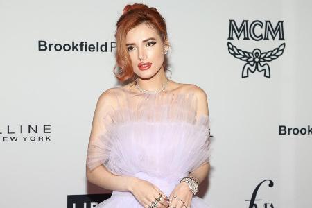 Bella Thorne ist jetzt um zwei Tattoos reicher