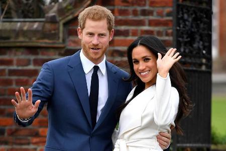 Prinz Harry und Meghan Markle im Garten des Kensington Palastes