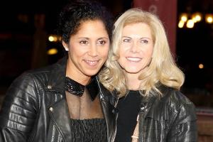 Seit fünf Jahren sind sie ein Paar: Bundestrainerin Steffi Jones (links) mit Ehefrau Nicole