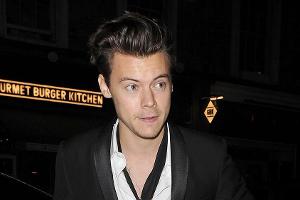 Harry Styles trennte sich für seinen neuen Film von seiner Lockenmähne