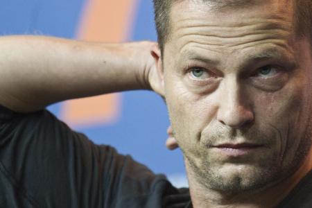 Resigniert: Til Schweiger wendet sich genau an diejenigen, denen seiner Ansicht nach ohnehin nicht zu helfen ist