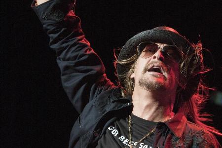 Kid in seinem natürlichen Habitat - auf einer Festival-Bühne