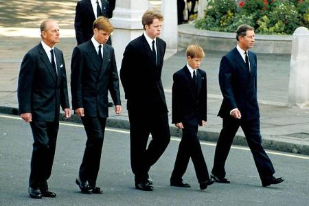 Prinz Philip, Prinz William, Earl Spencer, Prinz Harry und Prinz Charles (von links) bei der Beerdigung von Diana