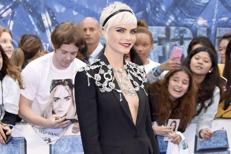 Cara Delevingne beweist, wie sexy ein Anzug sein kann