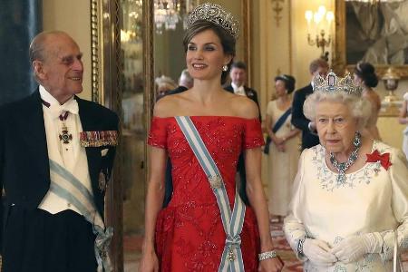 Prinz Philip (v.l.), Letizia von Spanien und Queen Elizabeth II.