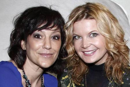 Miriam Pielhau und Eva Imhof bei einer Ausstellungseröffnung im März 2016