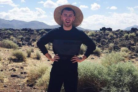 Da kann man nur hoffen, dass sich Sam Smith eingecremt hat