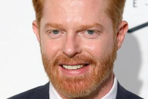 "Modern Family"-Star Jesse Tyler Ferguson hat gleich zwei besonderen Menschen in seinem Leben einen süßen Instagram-Post gew...