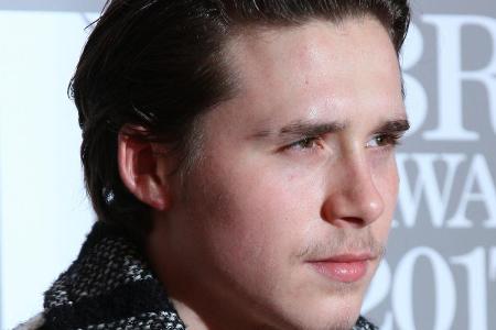 Ob seine berühmten Eltern schon vom Shitstorm gegen Brooklyn Beckham gehört haben?